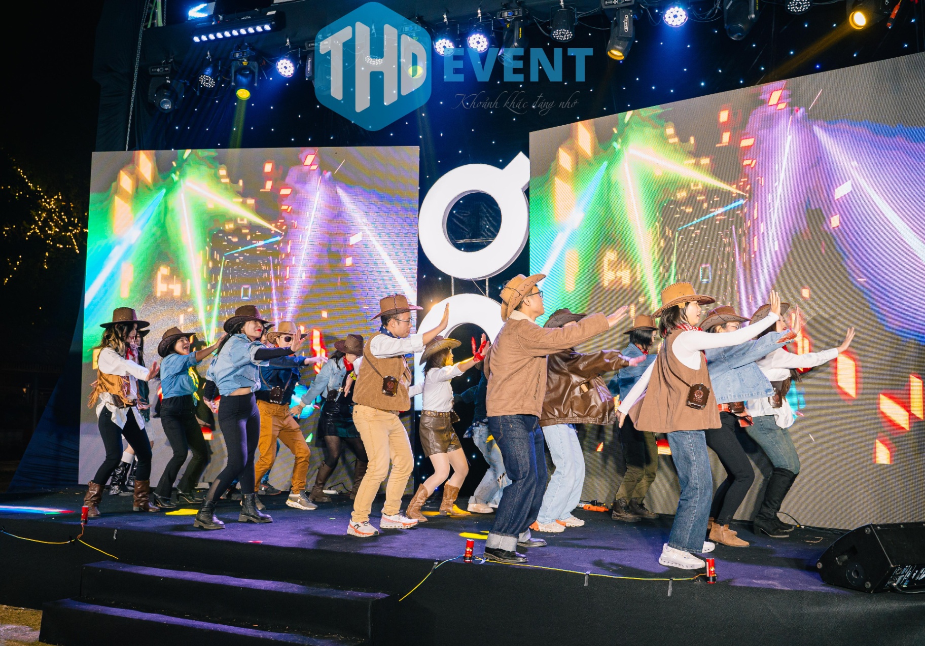 COMBO TEAMBUILDING + YEAR END PARTY - XU HƯỚNG TỔ CHỨC SỰ KIỆN DOANH NGHIỆP 2025 - Hình 3