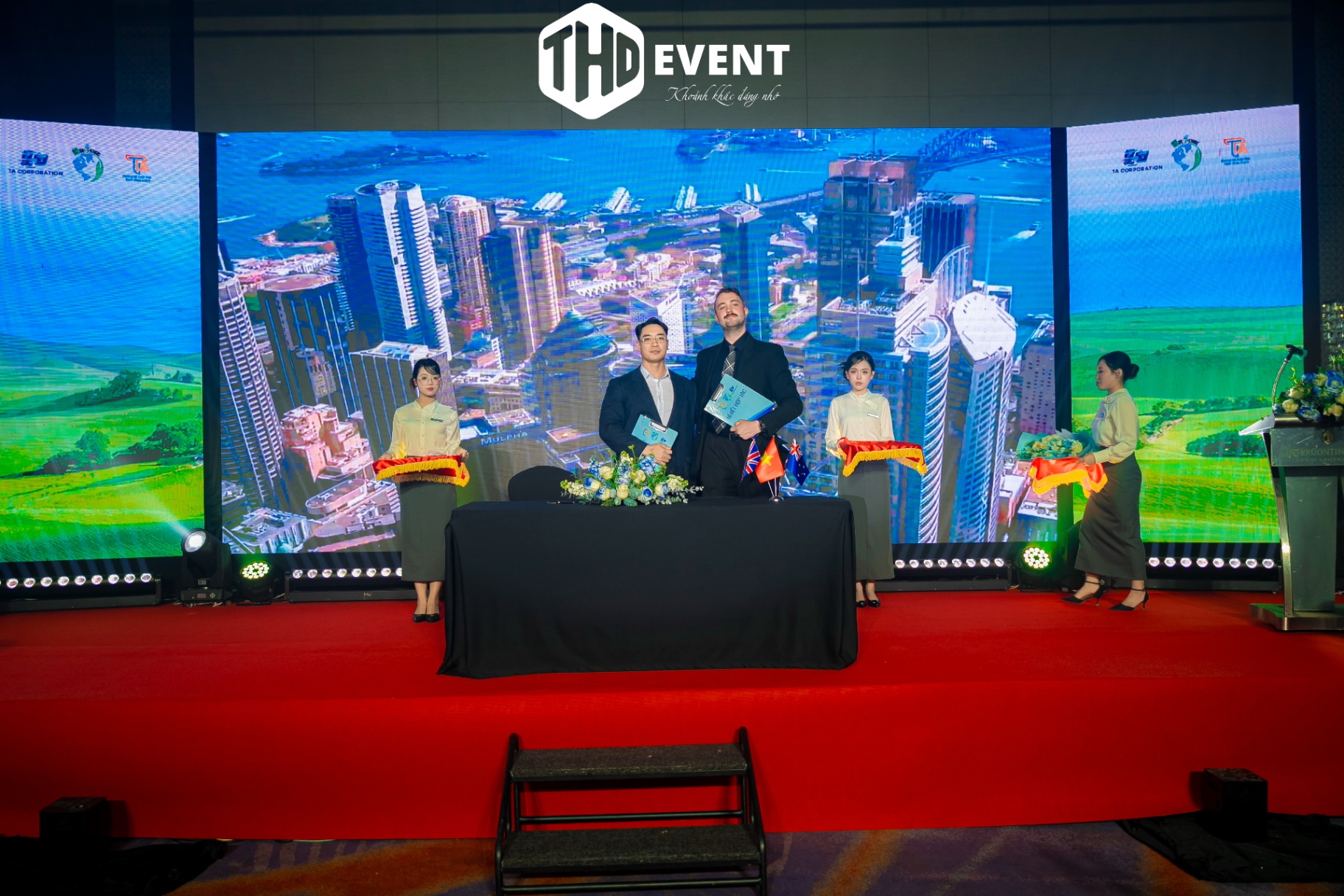 THOUSE | YEAR END PARTY & LỄ KÝ KẾT HỢP TÁC