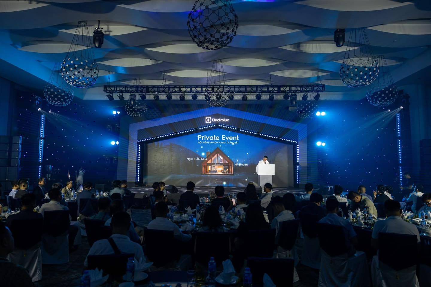 KỊCH BẢN GALA “CHẠM CẢM XÚC” THEO NGÀNH - Hình 1